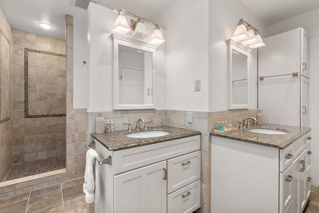 62 Mill St, Sherborn, MA 01770