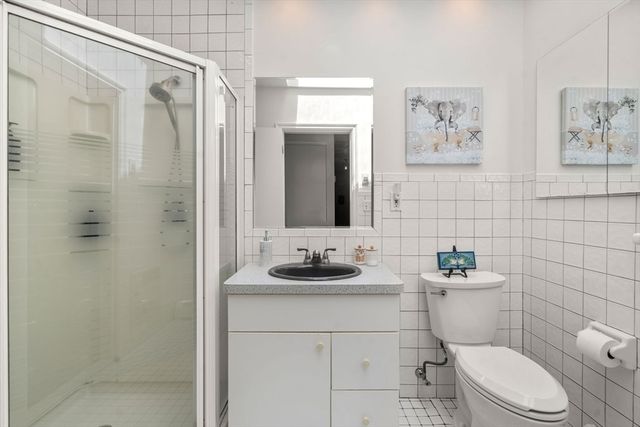62 Mill St, Sherborn, MA 01770