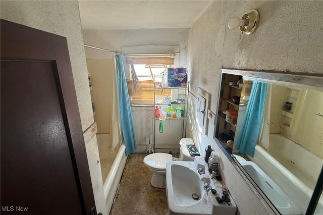 178 E Ravenwood Avenue, Youngstown, OH 44507