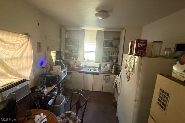 178 E Ravenwood Avenue, Youngstown, OH 44507