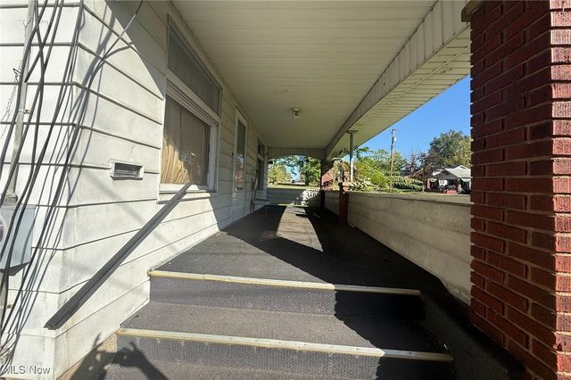 178 E Ravenwood Avenue, Youngstown, OH 44507