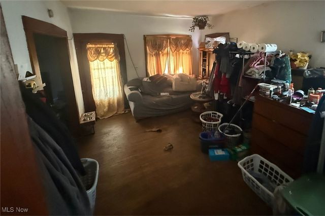 178 E Ravenwood Avenue, Youngstown, OH 44507