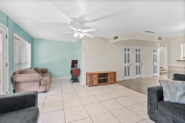 1025 Willow Oaks Circle, Pasadena, TX 77506