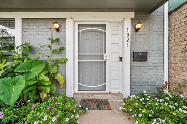 1025 Willow Oaks Circle, Pasadena, TX 77506