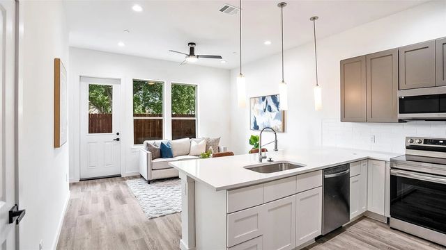 1028 17th Street, Plano, TX 75074