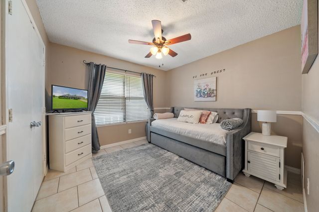 9885 Silver Creek Drive, Scurry, TX 75158