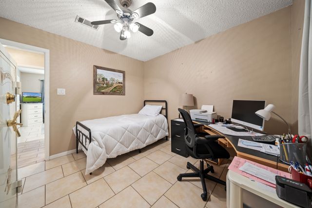 9885 Silver Creek Drive, Scurry, TX 75158