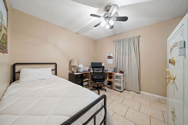 9885 Silver Creek Drive, Scurry, TX 75158