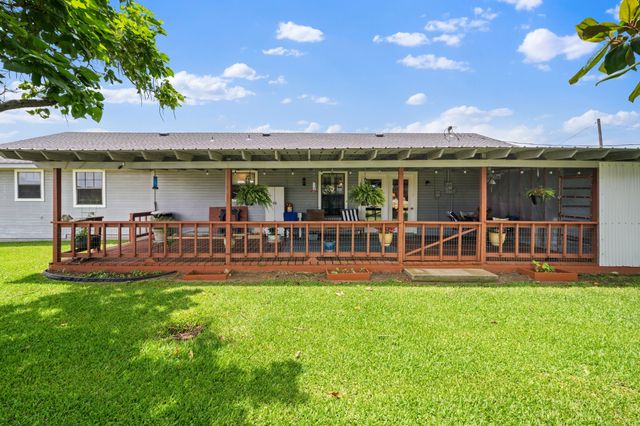 9885 Silver Creek Drive, Scurry, TX 75158
