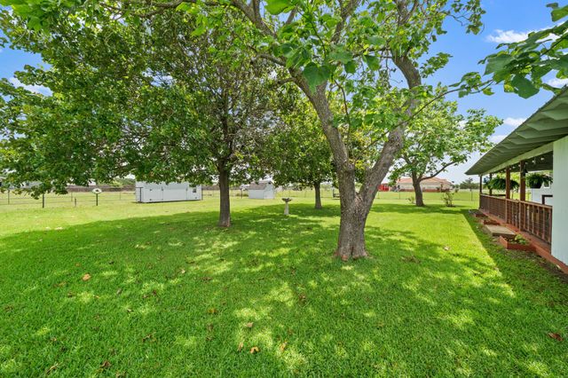 9885 Silver Creek Drive, Scurry, TX 75158