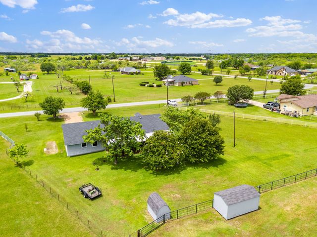 9885 Silver Creek Drive, Scurry, TX 75158