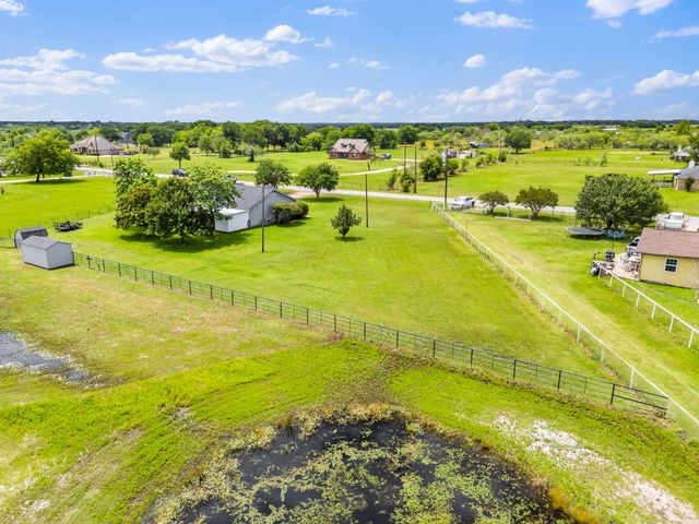 9885 Silver Creek Drive, Scurry, TX 75158