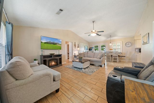 9885 Silver Creek Drive, Scurry, TX 75158