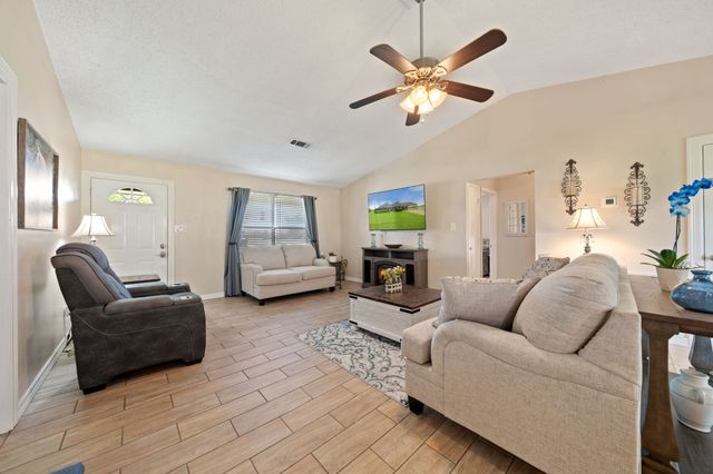 9885 Silver Creek Drive, Scurry, TX 75158
