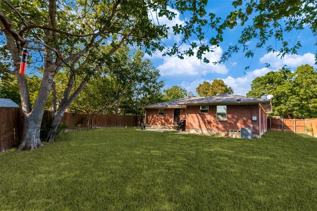 1335 Northlake Drive, Richardson, TX 75080