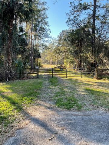 10379 NE HIGHWAY 314, Silver Springs, FL 34488