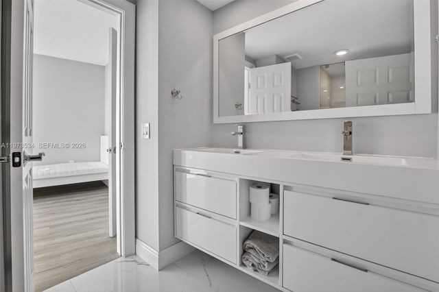3370 Hidden Bay Drive 1501, Aventura, FL 33180