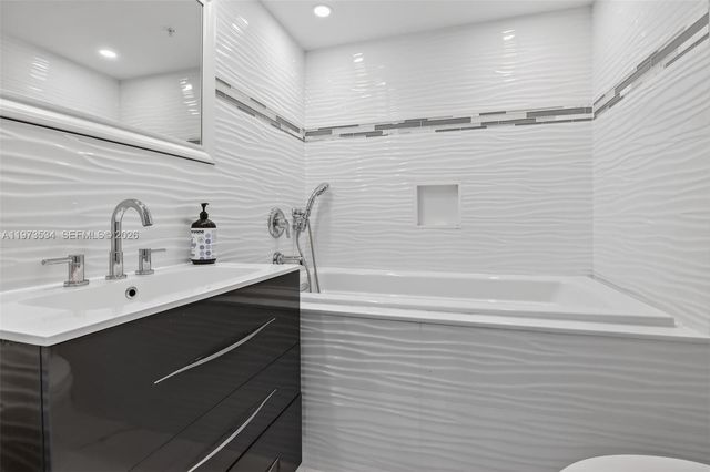 3370 Hidden Bay Drive 1501, Aventura, FL 33180