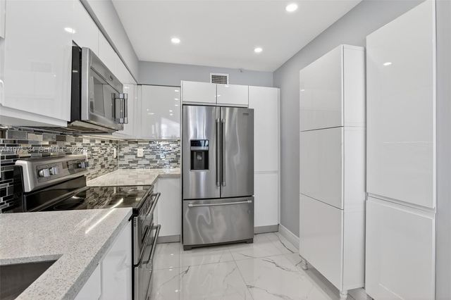 3370 Hidden Bay Drive 1501, Aventura, FL 33180