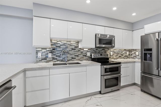 3370 Hidden Bay Drive 1501, Aventura, FL 33180