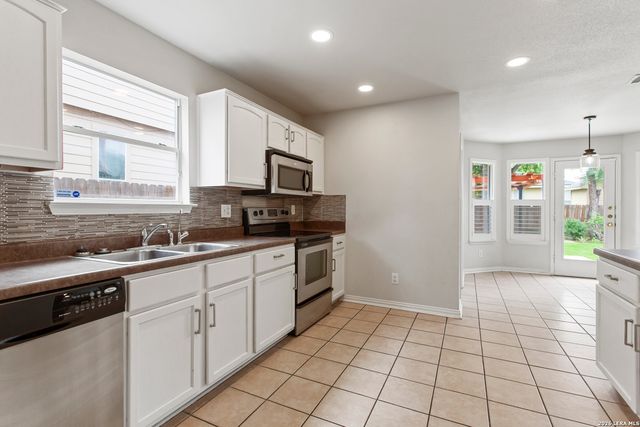 711 Chamomile, San Antonio, TX 78245