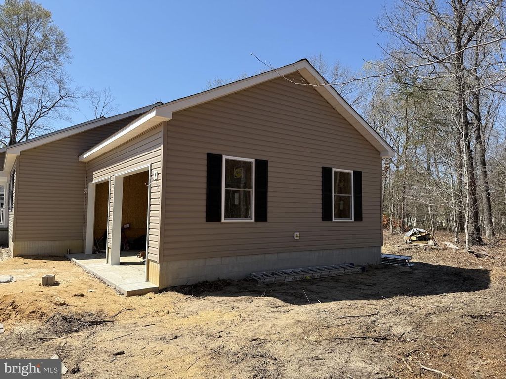 Image 7 of property listing at 13926 QUAIL CT, Greensboro, MD 21639