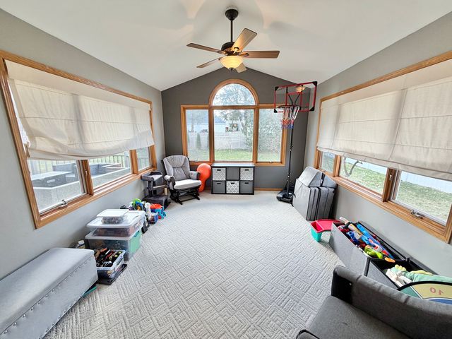 9102 River View Trail, Roscoe, IL 61073