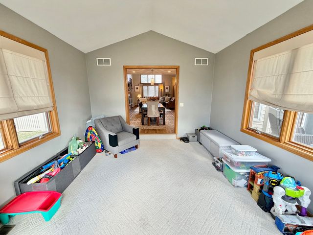 9102 River View Trail, Roscoe, IL 61073