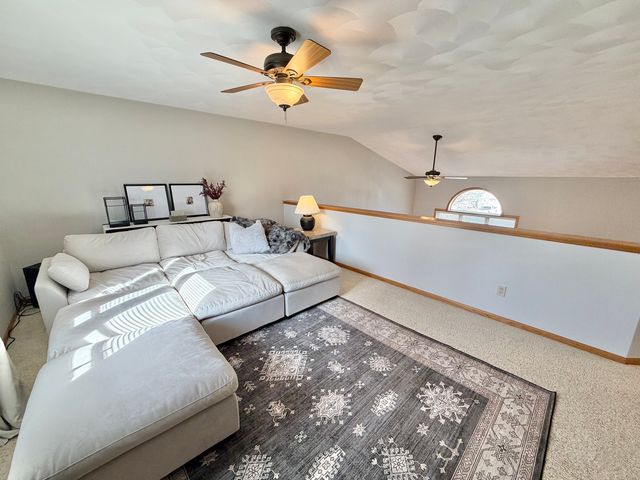 9102 River View Trail, Roscoe, IL 61073