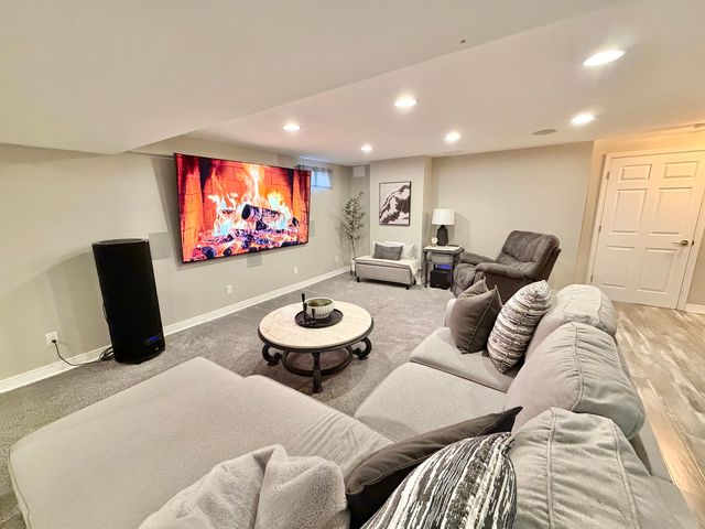 9102 River View Trail, Roscoe, IL 61073