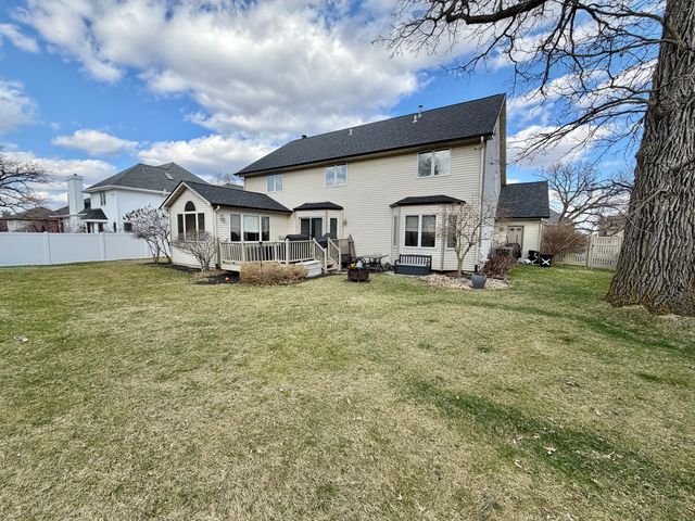 9102 River View Trail, Roscoe, IL 61073