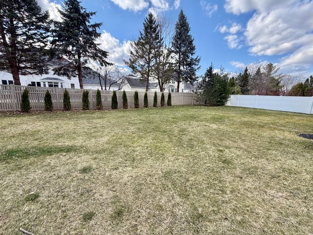 9102 River View Trail, Roscoe, IL 61073