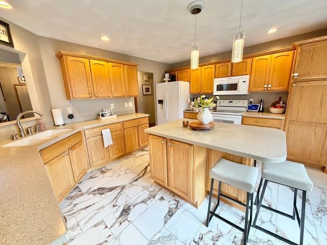 9102 River View Trail, Roscoe, IL 61073