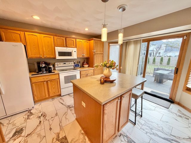 9102 River View Trail, Roscoe, IL 61073