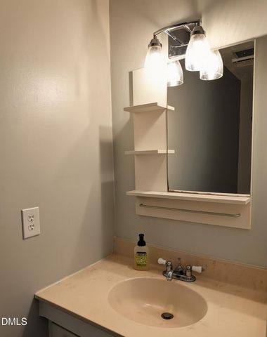 220 Elizabeth Street Apt F3, Chapel Hill, NC 27514