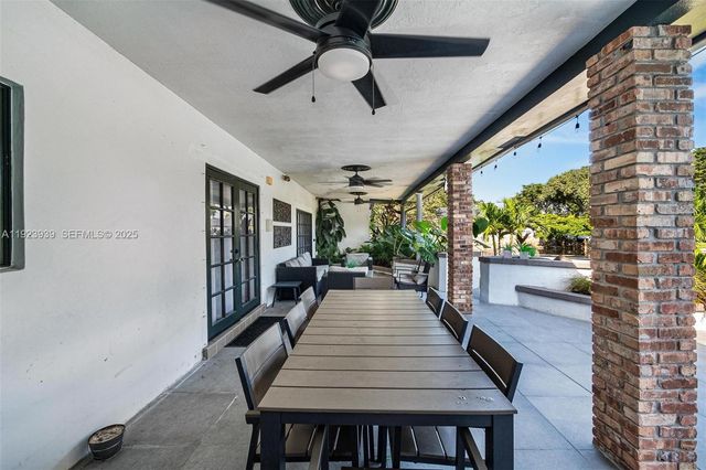 11155 SW 40th St, Davie, FL 33328