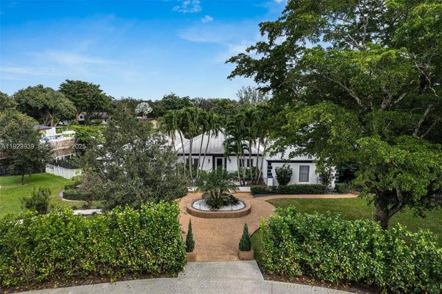 11155 SW 40th St, Davie, FL 33328