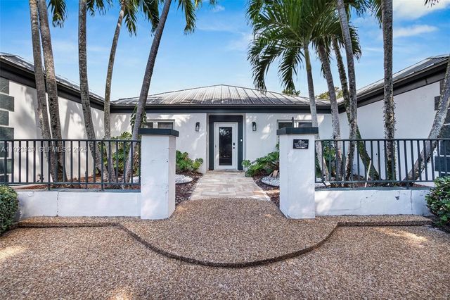 11155 SW 40th St, Davie, FL 33328