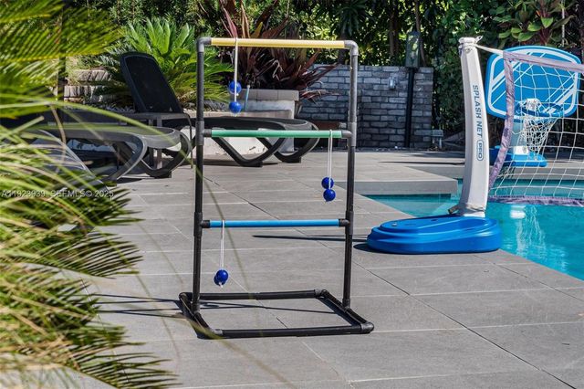 11155 SW 40th St, Davie, FL 33328