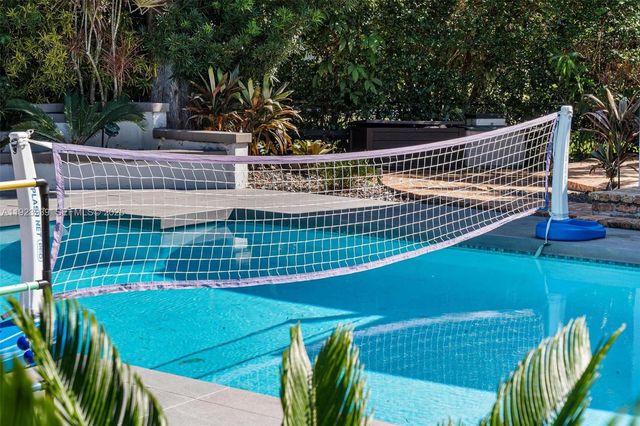 11155 SW 40th St, Davie, FL 33328