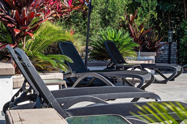 11155 SW 40th St, Davie, FL 33328