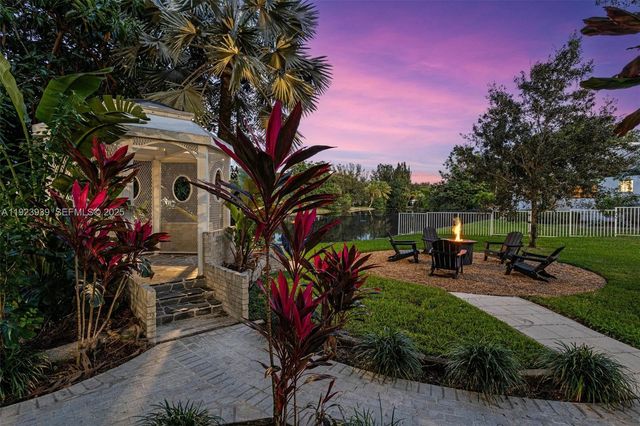 11155 SW 40th St, Davie, FL 33328