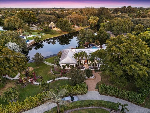 11155 SW 40th St, Davie, FL 33328