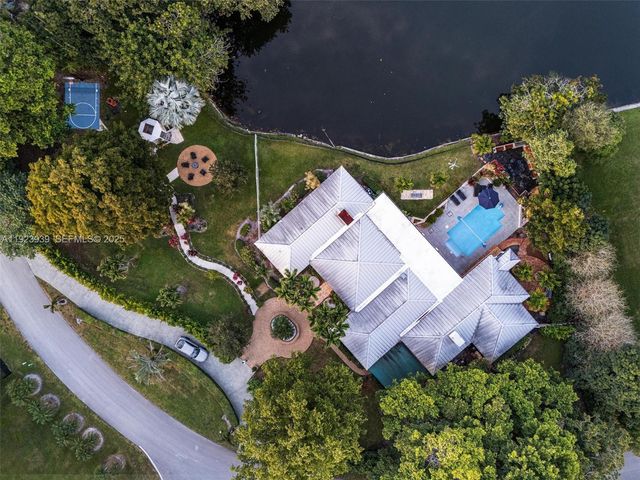 11155 SW 40th St, Davie, FL 33328