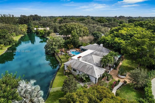 11155 SW 40th St, Davie, FL 33328