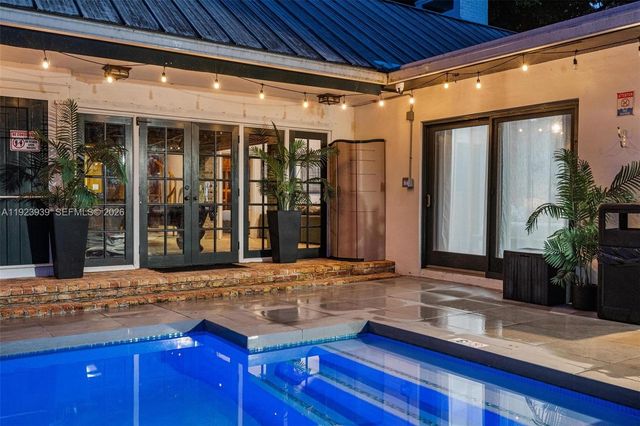 11155 SW 40th St, Davie, FL 33328