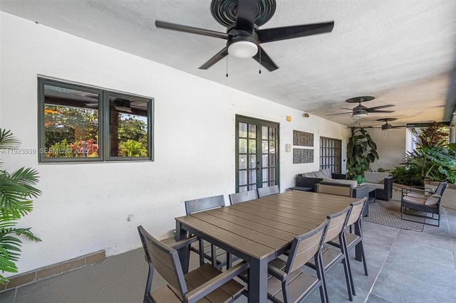 11155 SW 40th St, Davie, FL 33328