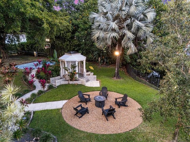 11155 SW 40th St, Davie, FL 33328