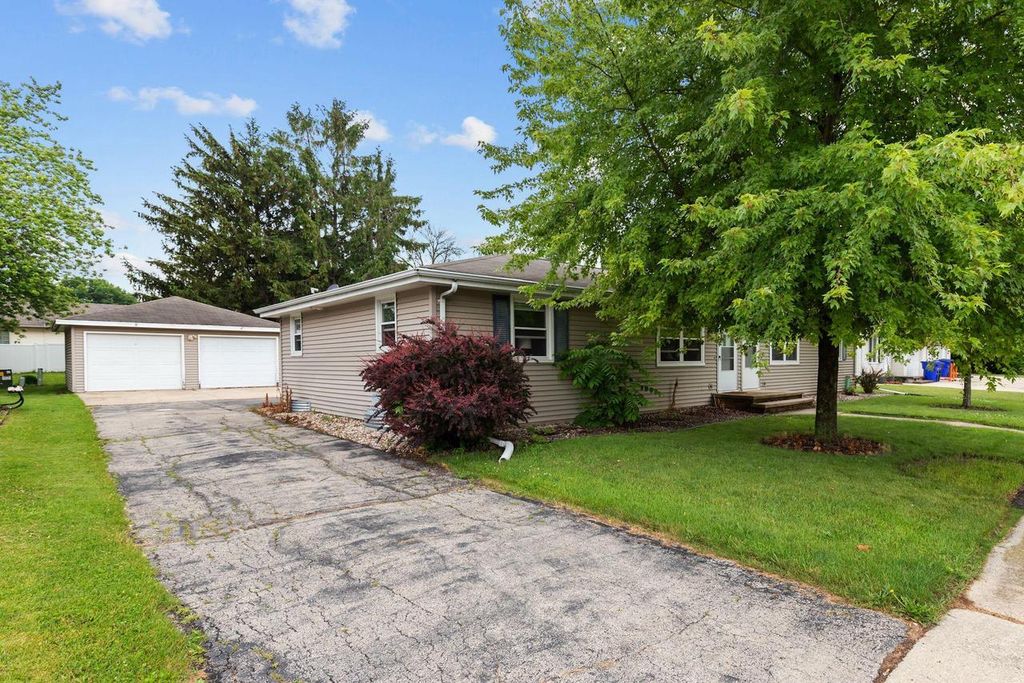 594 LINDA COURT, Kaukauna, WI 54130