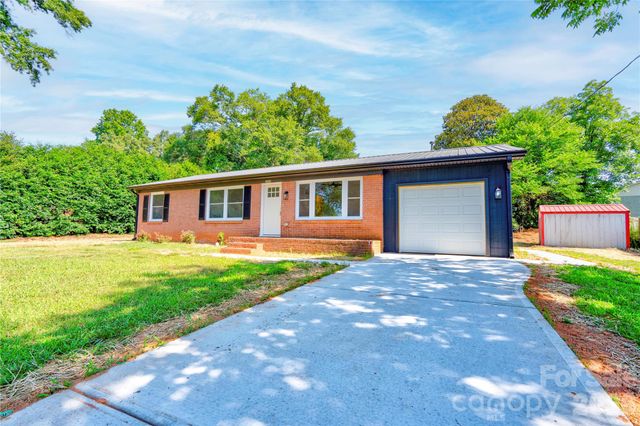 2994 Lutz Boulevard, Newton, NC 28658